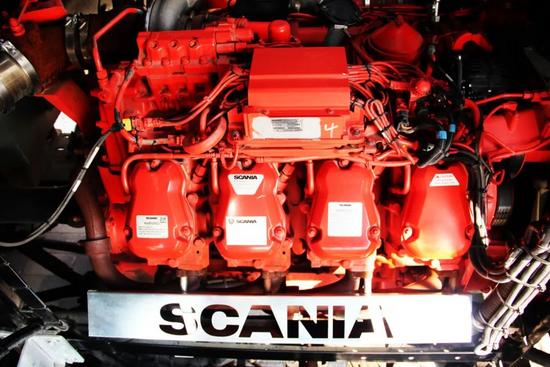 斯堪尼亚16升v8发动机,以低转速,大扭矩等优势被誉为业界传奇动力